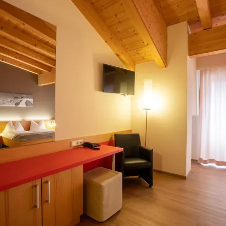 Auwirt Zentrum 4*